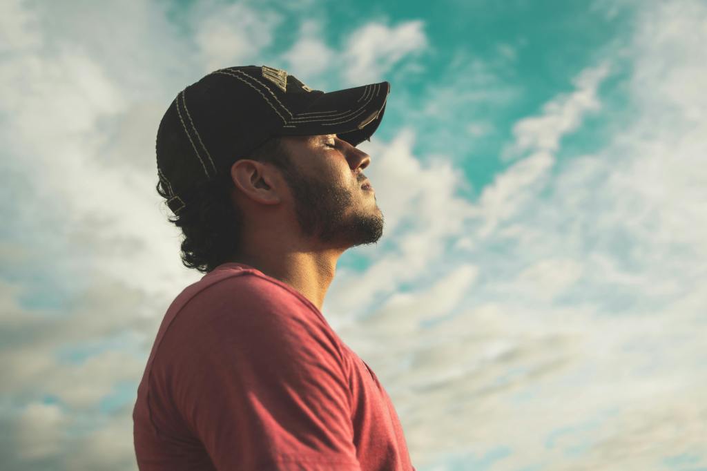 Deep breaths. (Pexels)